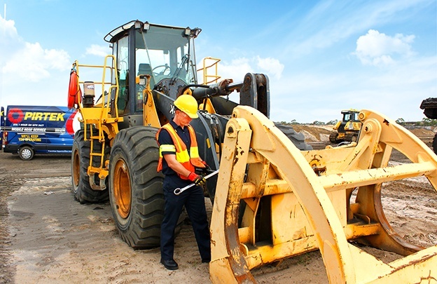 Maintain Hydraulic Hoses and Industrial Hoses photo